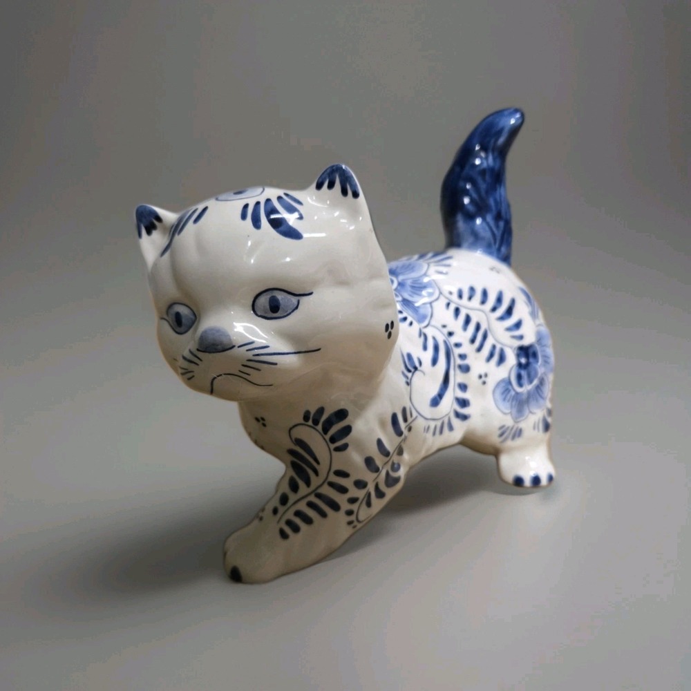 Holland Delft Hand Painted Vintage Porcelain Cat Figurine Blue White